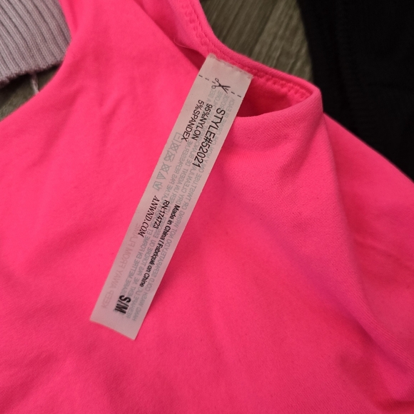 set of 5 crop tops size S/M - Picture 3 of 6